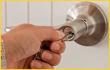 Exclusive Locksmith Service Wilmer, TX 972-755-4213 - 16-emergency-unlock